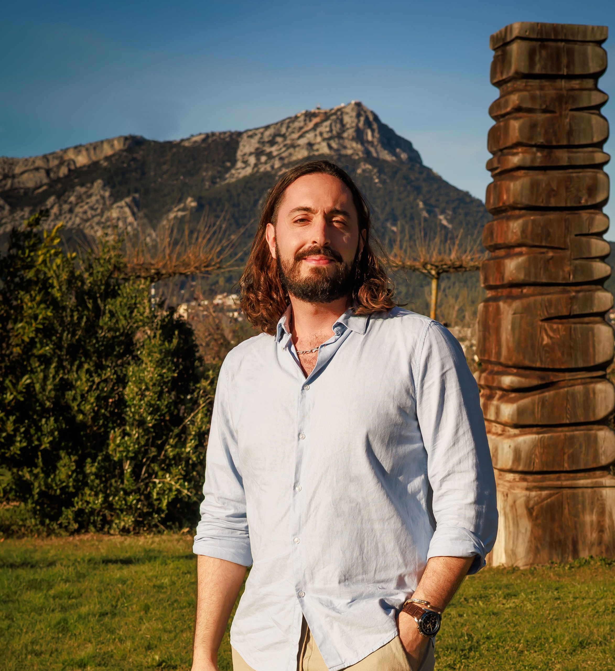Portrait de Valerio Tzicuris, chargé d’études en paysage et infographiste 3D chez Teralia Conseils, spécialisé dans la conception paysagère, la modélisation 3D et la représentation visuelle de projets d’aménagement intégrant nature, créativité et réalisme